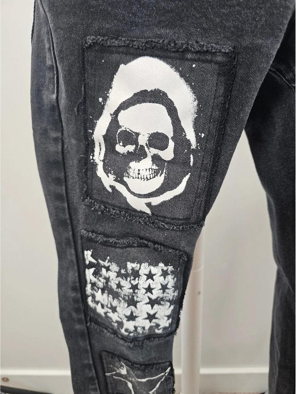 Hot Topic Black Skinny Jeans w/White Skull and Star Patchwork and Silver Zippers